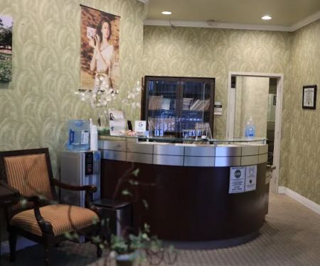 Dr. Theresa B. Le - Chiropractor