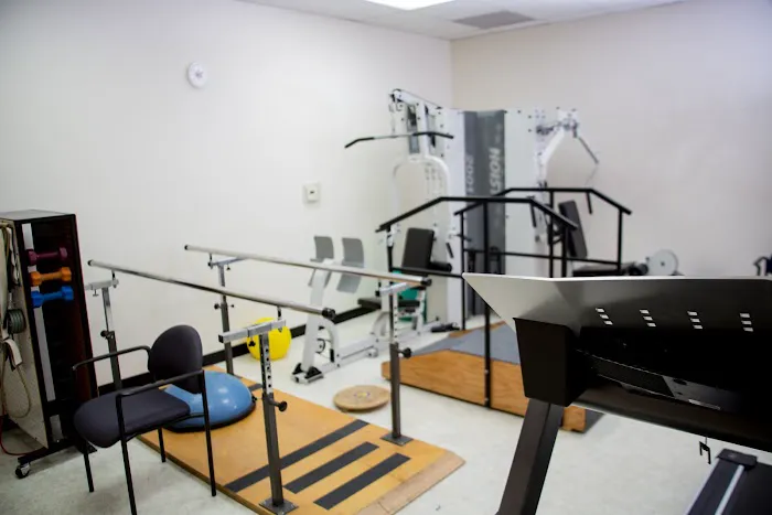 Spectrum Medical Group Los Angeles Knee Specialist & Chiropractor Picture 9