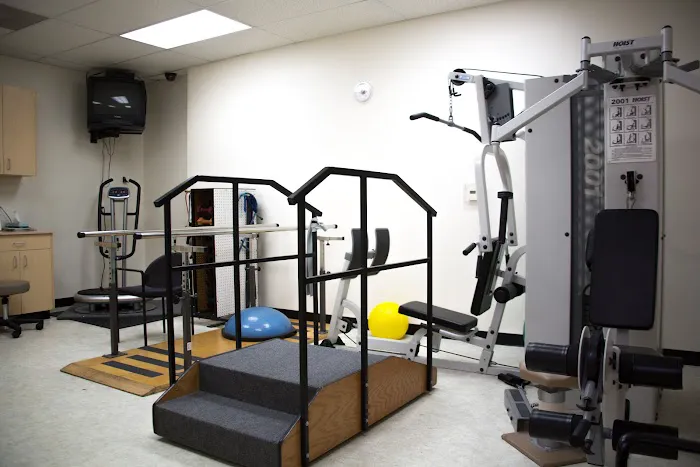Spectrum Medical Group Los Angeles Knee Specialist & Chiropractor Picture 1
