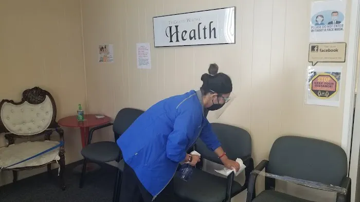 HOLT CHIROPRACTIC CLINIC Picture 5