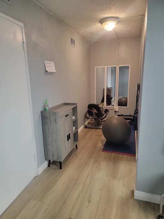 HOLT CHIROPRACTIC CLINIC Picture 7