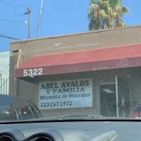 Abel Avalos y familia mechanic de musculos ico