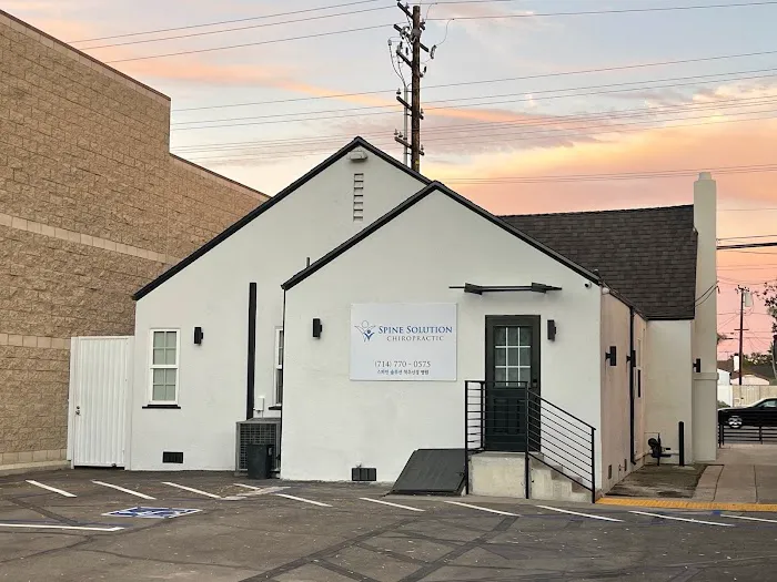 SPINE SOLUTION CHIROPRACTIC - FULLERTON Picture 3
