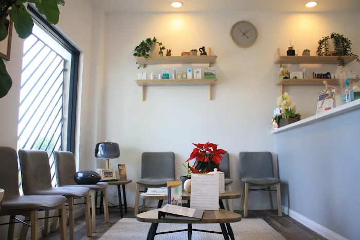 Camarillo Chiropractic & Rehab Picture 5