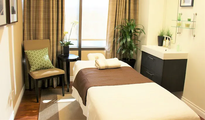 Lee Chiropractic Wellness Center Picture 2
