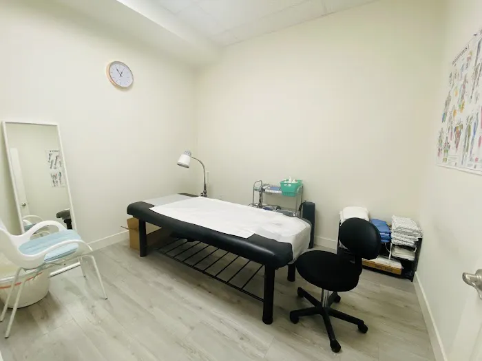 JK Chiropractic Clinic Picture 4