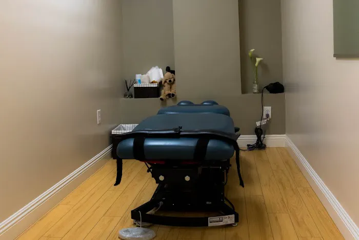 Healing Chiropractic Clinic Picture 2