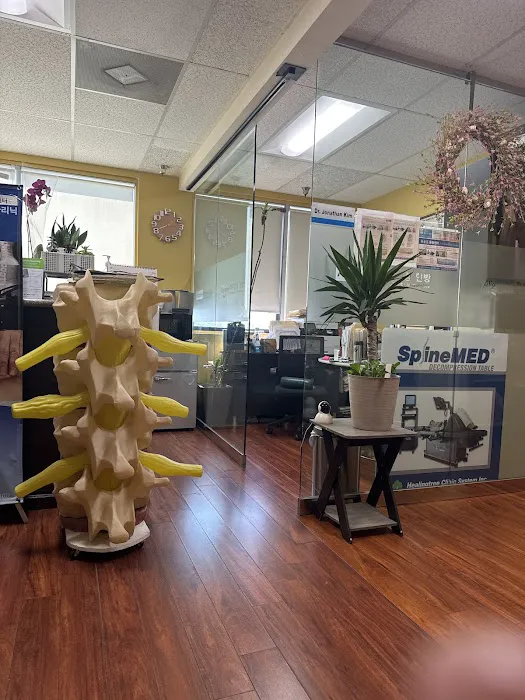 New Hope Pain Center l 엘에이 통증 병원ㅣ카이로프랙터 Chiropractor Picture 7
