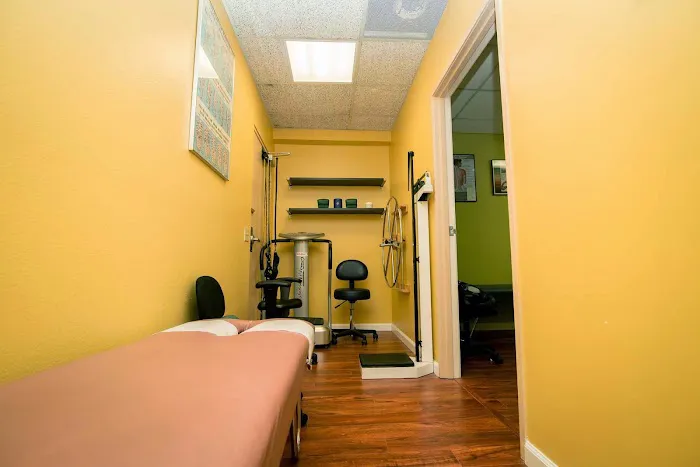 New Hope Pain Center l 엘에이 통증 병원ㅣ카이로프랙터 Chiropractor Picture 8