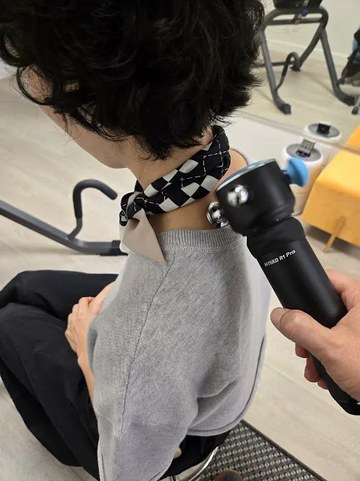 OMB clinic, chiropractic Picture 4