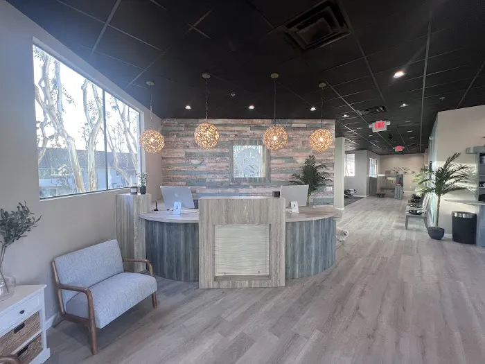 100% Chiropractic - Costa Mesa Picture 5