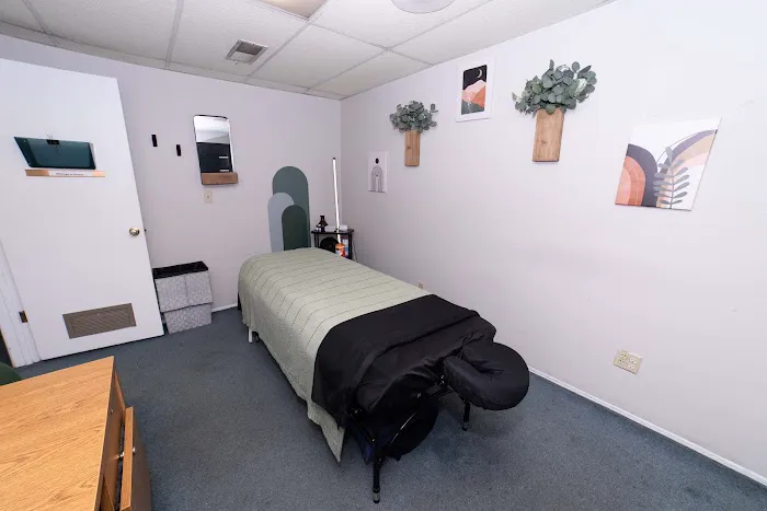 Lincoln Chiropractic Picture 1