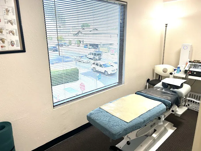 LA AGAPE Chiropractic Picture 2
