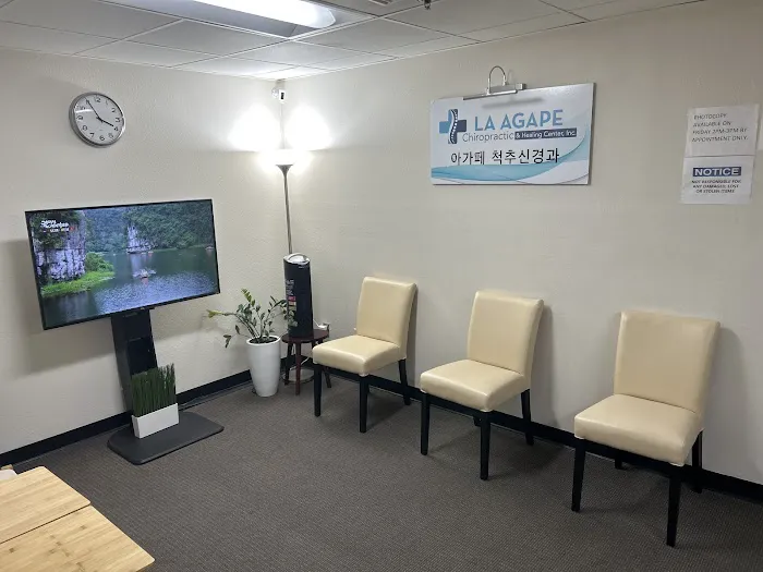 LA AGAPE Chiropractic Picture 1