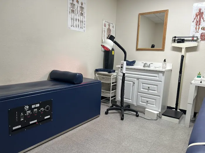 LA AGAPE Chiropractic Picture 4