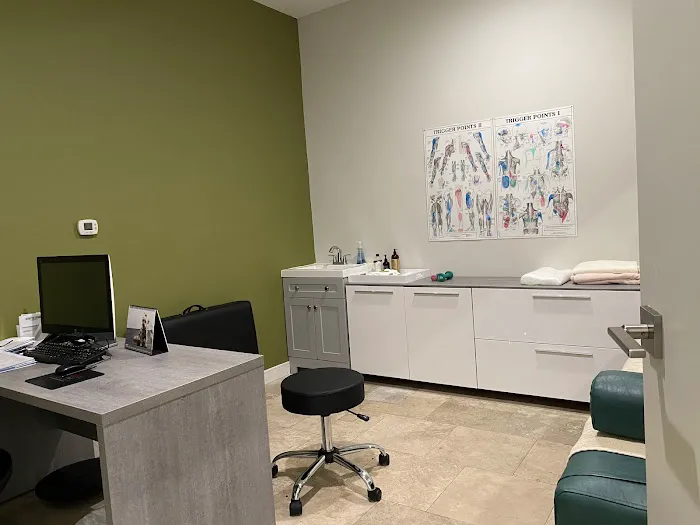 Wilshire Center Chiropractic Picture 1