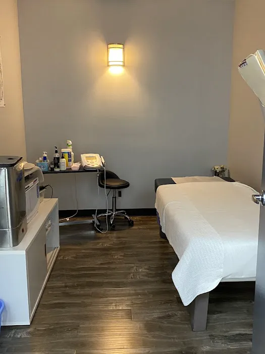 MI BONE CLINIC (미본 클리닉) Picture 1