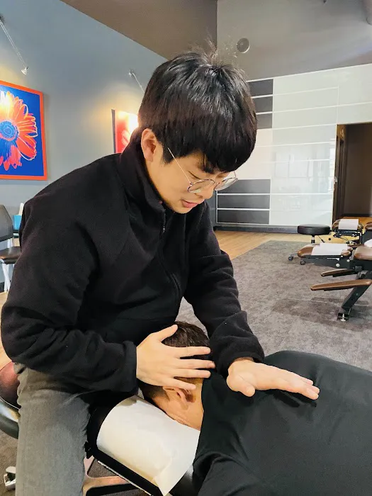 Hah Chiropractic Picture 7