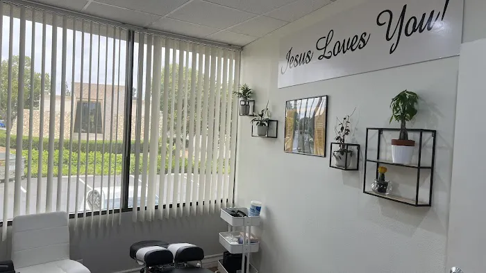 Corrective Care Chiropractic Clinic Picture 2