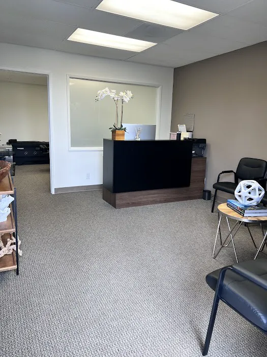 Hands of Health Chiropractic Picture 1