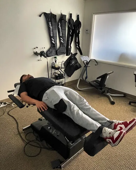Hands of Health Chiropractic Picture 3