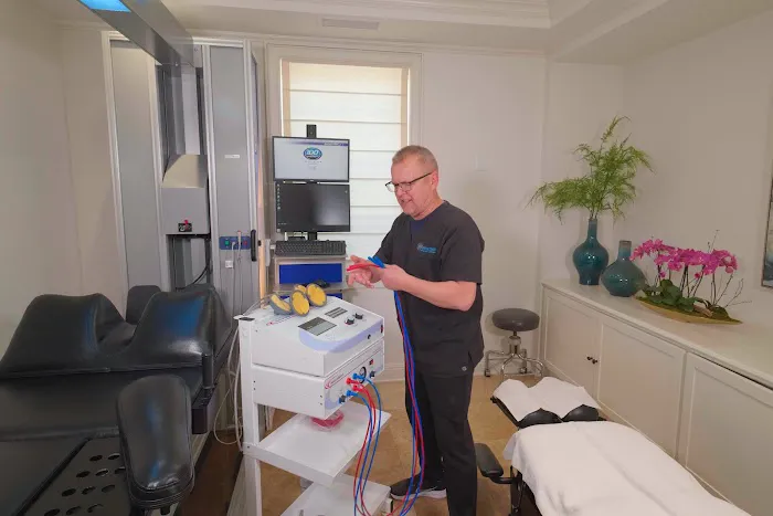 Spinatomy Spine & Disc Centers Picture 5