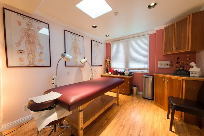 Tustin Chiropractic & Acupuncture Clinic Picture 1