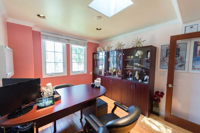 Tustin Chiropractic & Acupuncture Clinic Picture 7