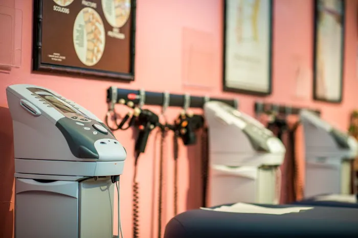 Tustin Chiropractic & Acupuncture Clinic Picture 8