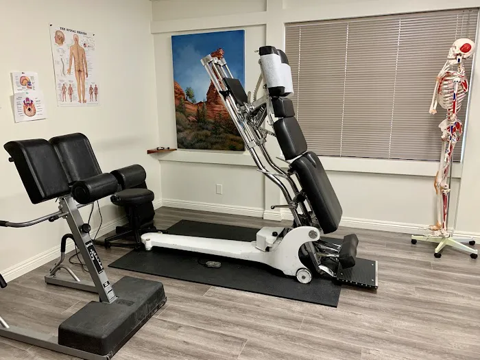 Handy Chiropractic & Handy Wellness Center Picture 1