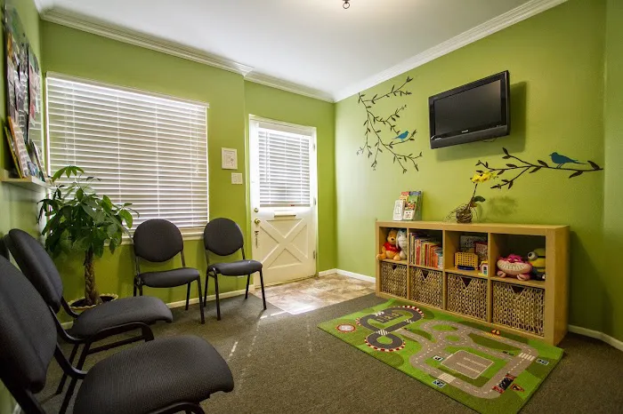 Natural Living Family Chiropractic - Dr. Cathy Ng Picture 1