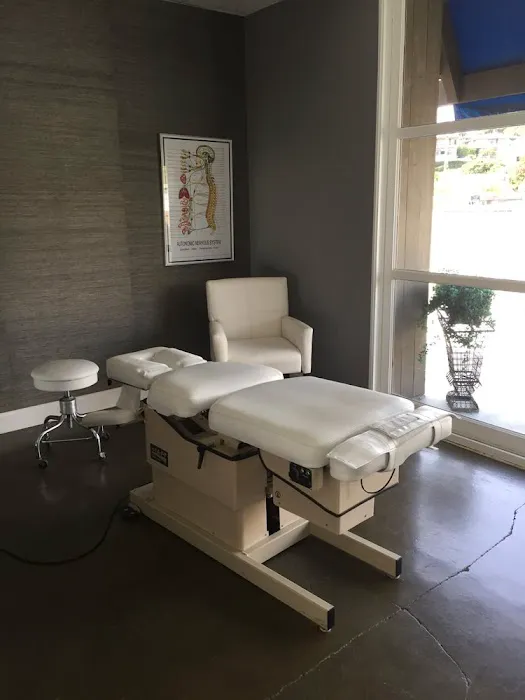 Island Chiropractic - Newport Beach Picture 10