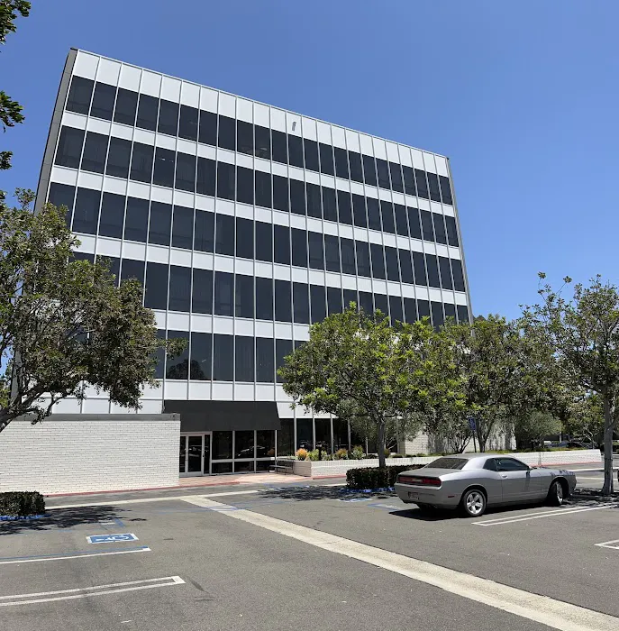 OC Healthy Spine Chiropractor & Injury Specialist Newport Beach Picture 1