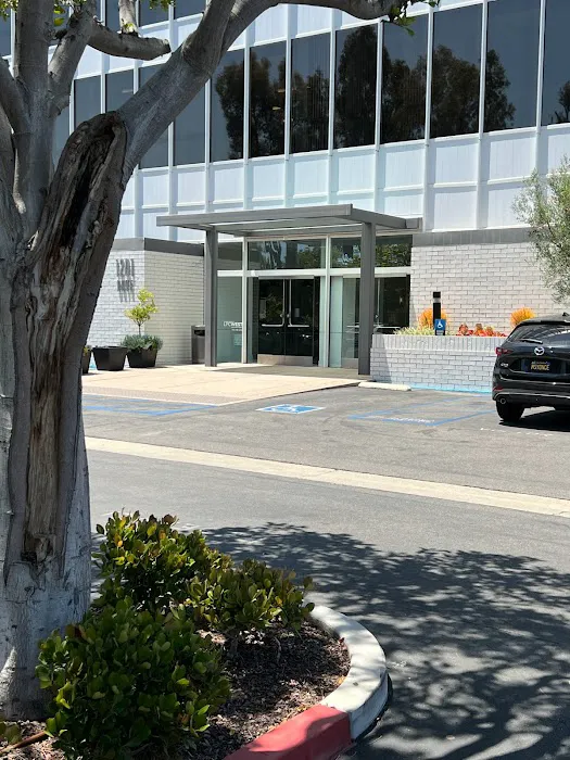 OC Healthy Spine Chiropractor & Injury Specialist Newport Beach Picture 4