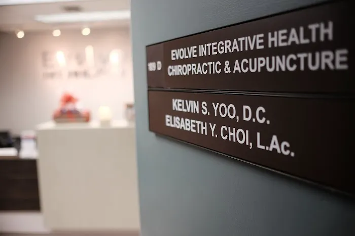 Evolve Integrative Health, Chiropractic and Acupuncture Picture 10