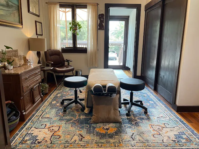 Dr. Max's Healing Center Picture 2