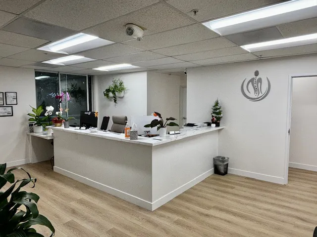 Bay Chiropractic & Rehabilitation Picture 2