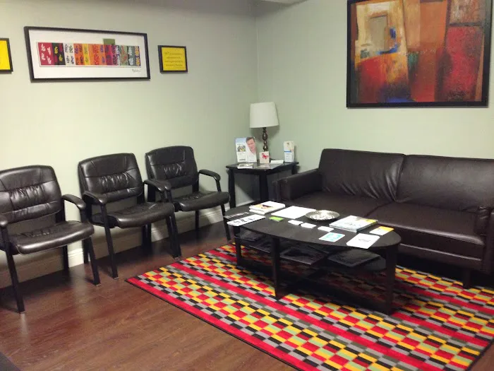 Velez Chiropractic Santa Monica, Dr. Helmer Velez D.C. Picture 5