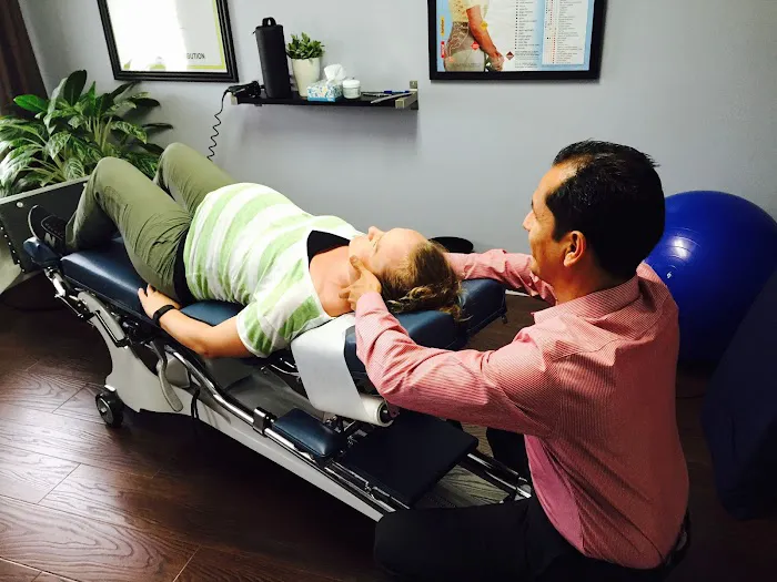 Velez Chiropractic Santa Monica, Dr. Helmer Velez D.C. Picture 8