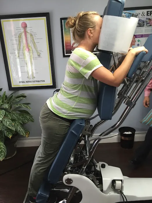 Velez Chiropractic Santa Monica, Dr. Helmer Velez D.C. Picture 10