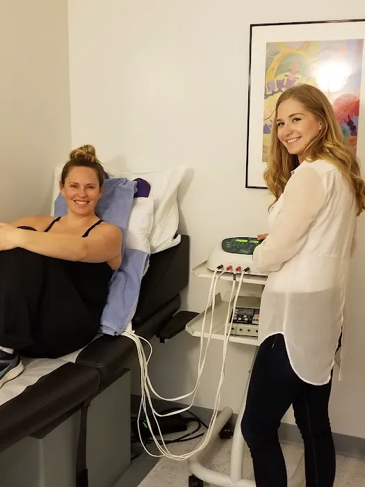 Dr. Raymond Hall, DC at Pacific Coast Sports Medicine Picture 5