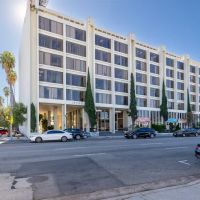 Dr. Nader Farsar ico