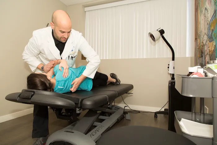 Encino - Dr. Brian Gordon Chiropractic Acupuncture Picture 5