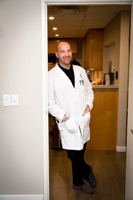 Encino - Dr. Brian Gordon Chiropractic Acupuncture Picture 7