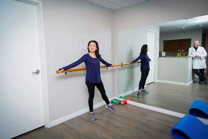 Encino - Dr. Brian Gordon Chiropractic Acupuncture Picture 8