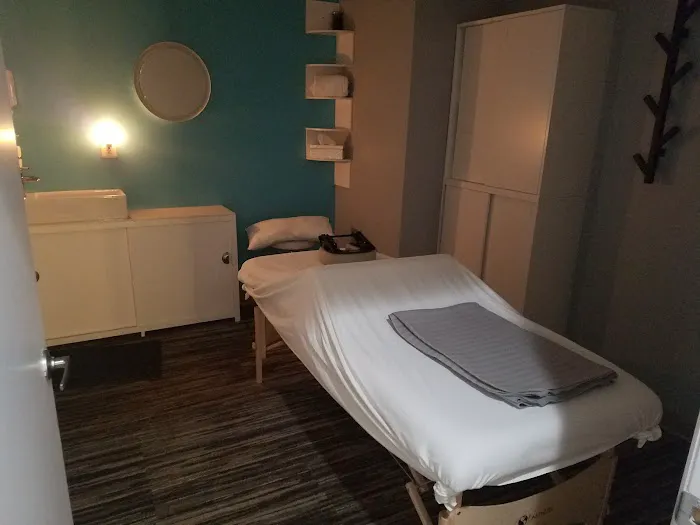 Chiropractor Get $10 off $75 Picture 5