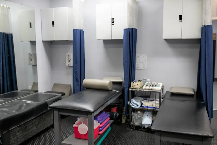 Advantage Health & Rehab. Fernando Rey, DC Picture 1