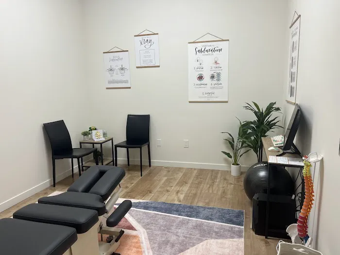 Unwind Chiropractic LA Picture 2