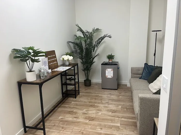 Unwind Chiropractic LA Picture 5