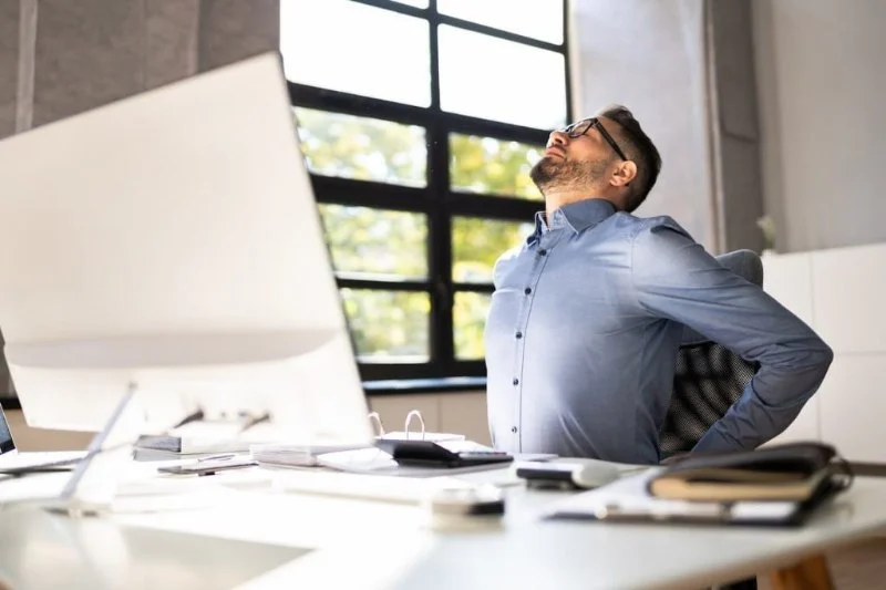 Understanding the Connection Between Ergonomics and Spinal Health